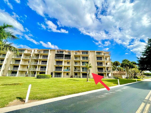 $5,500 | 901 Seafarer Circle, Unit 202 | The Bluffs