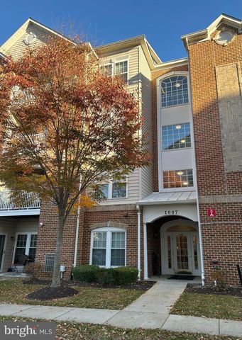 $358,500 | 1007 Samantha Lane, Unit 202 | Eden Brook