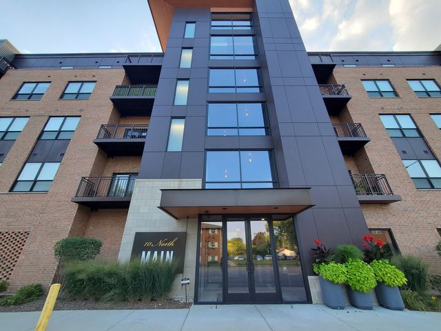 $1,900 | 10 North Main Street, Unit 208 | Mount Prospect