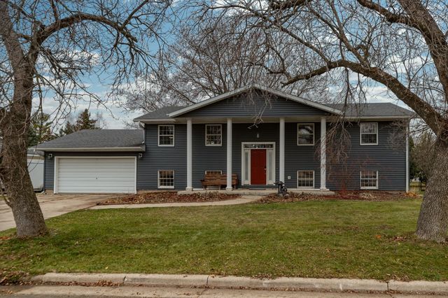 $335,300 | 712 Lyndale Avenue | Spring Valley