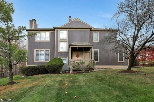 $699,000 | 284 Vista View Drive | Mahwah