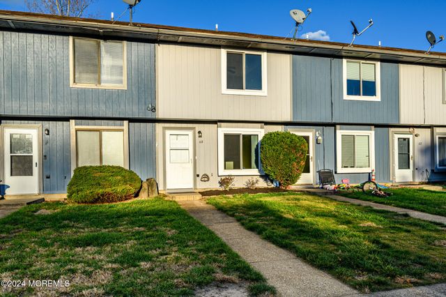 $275,000 | 113 Creek Road, Unit 473 | Brick Township - Ocean County