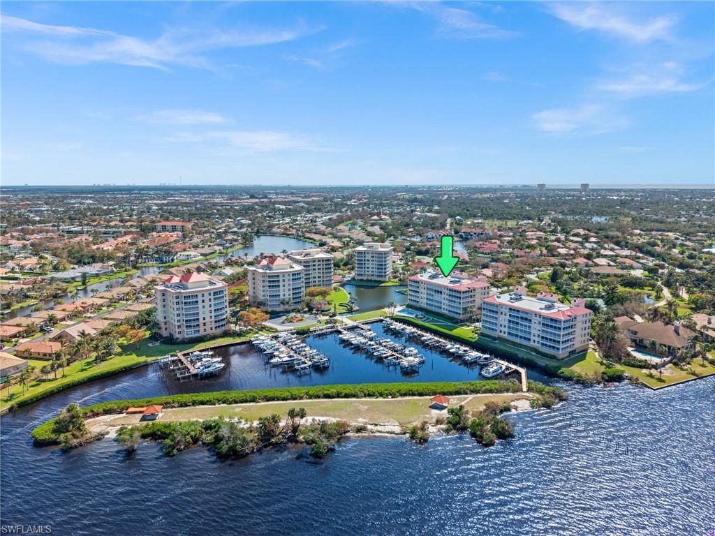 WOW!  Welcome to the corner end PENTHOUSE in Harbor Isles Yacht and Racquet Club!