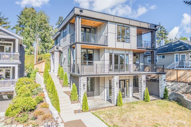 $5,980,000 | 998 Waverly Way | Market