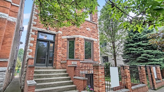 $1,050,000 | 2435 West Superior Street | West Town