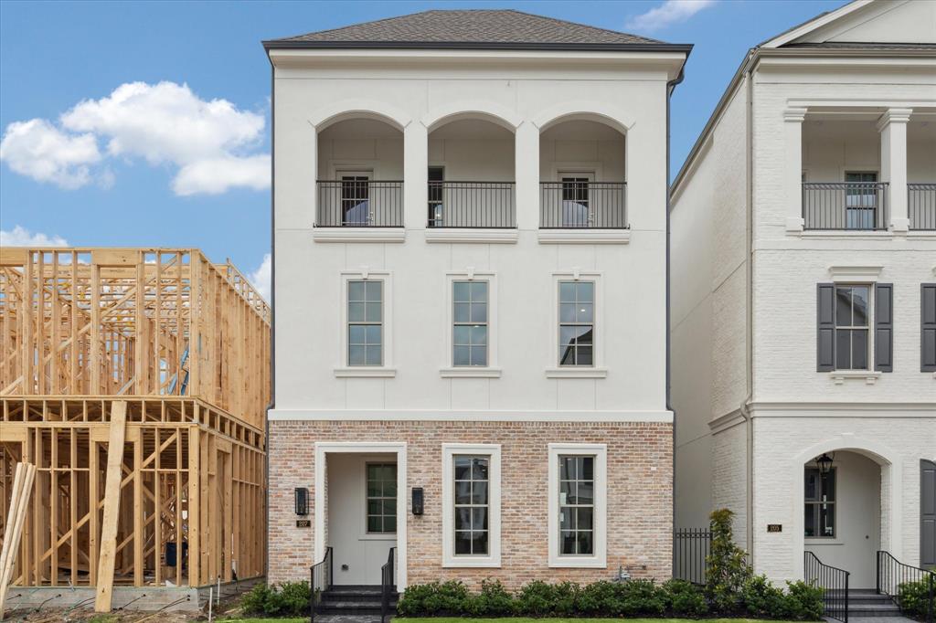 Welcome to 207 Sutton Row Place, New Construction by Pelican Builders, Inc. in Memorial Green!
