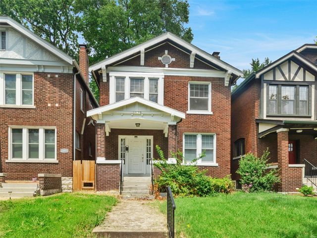 $299,000 | 5839 Pershing Avenue | Skinker DeBaliviere Historic District