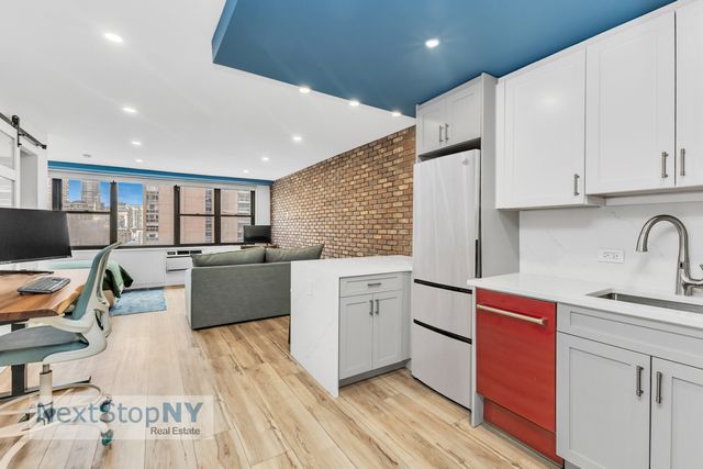 $525,000 | 235 East 57th Street, Unit 17A | Midtown East