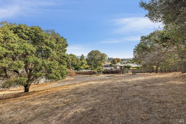 $1,400,000 | 21 Branching Way | Western Petaluma