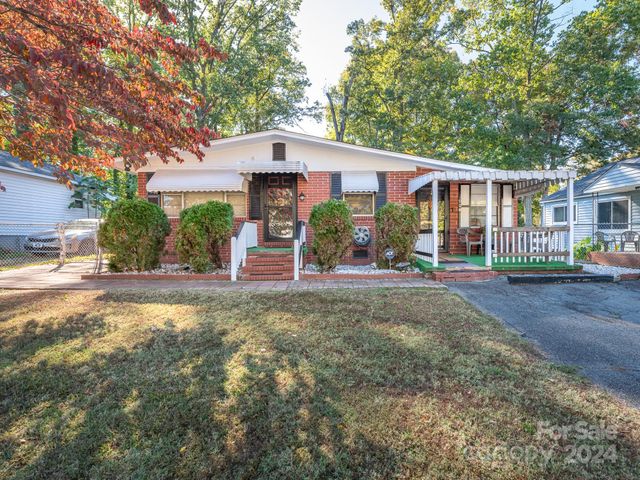 $300,000 | 841 McArthur Avenue | Statesville Avenue Terrace