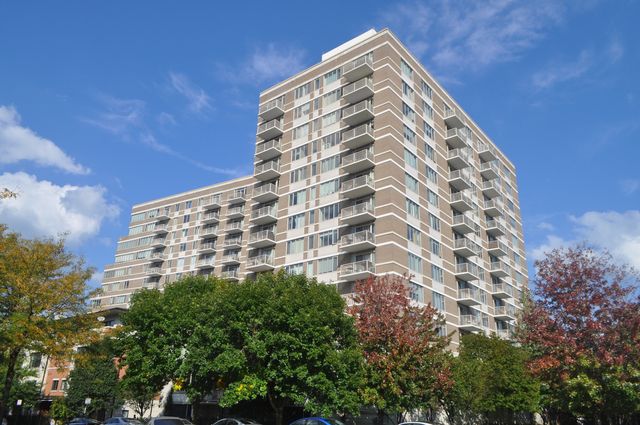 $2,800 | 1515 South Prairie Avenue, Unit 1002 | Prairie District