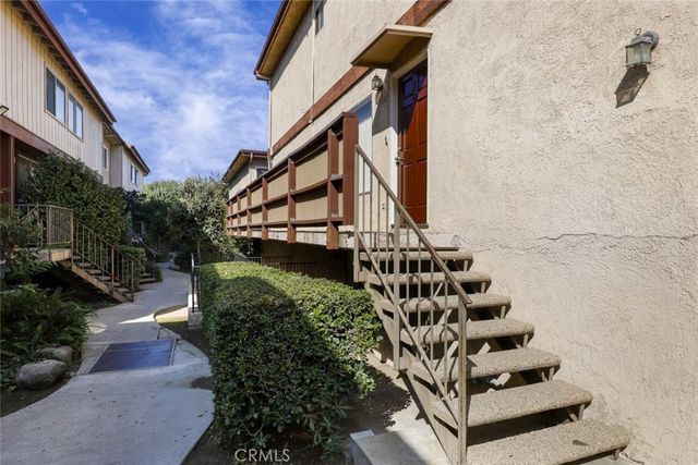 $3,100 | 7300 Lennox Avenue, Unit J9 | Van Nuys