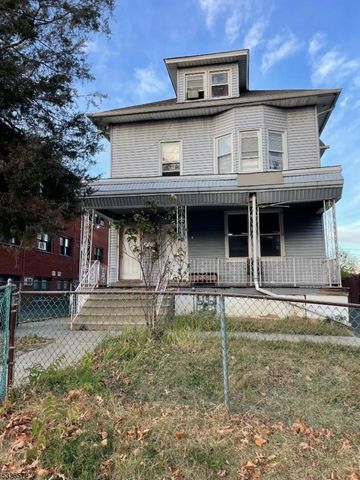 $2,400 | 1245 Clinton Place | Downtown Elizabeth