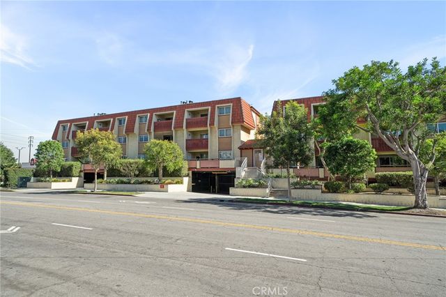 $778,888 | 950 Main Street, Unit 304 | South Bay