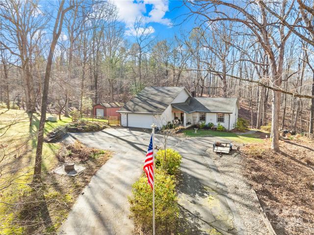 $415,000 | 911 Wildwood Drive | Kings Mountain