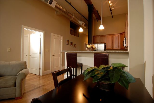 $3,245 | 411 Valley Street, Unit 41130 | Valley