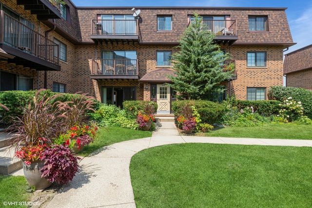 $249,500 | 404 East Kensington Road, Unit A | Mount Prospect