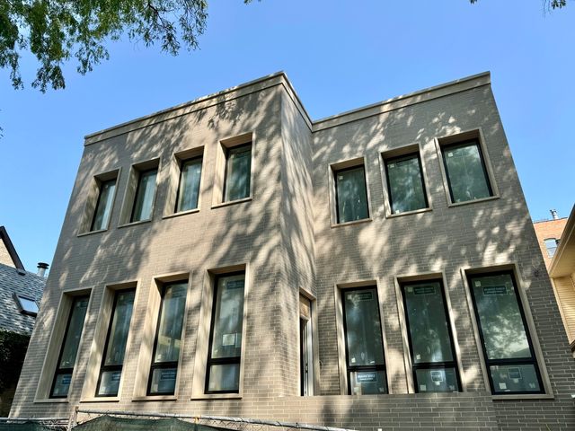 $3,850,000 | 2036 West Dickens Avenue | Bucktown