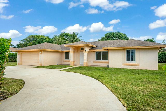 $2,900 | 316 Northeast 12th Avenue | Heart of Boynton