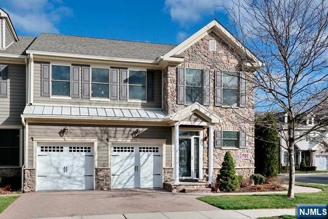 $749,900 | 2007 Whitney Lane | Allendale