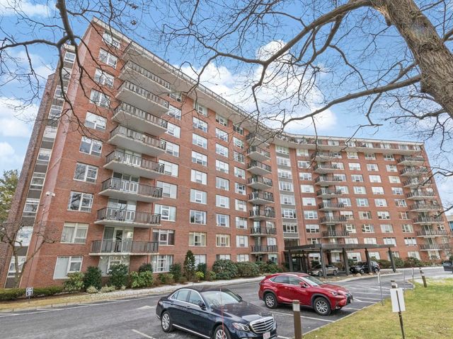 $735,000 | 280 Boylston Street, Unit 415 | Chestnut Hill