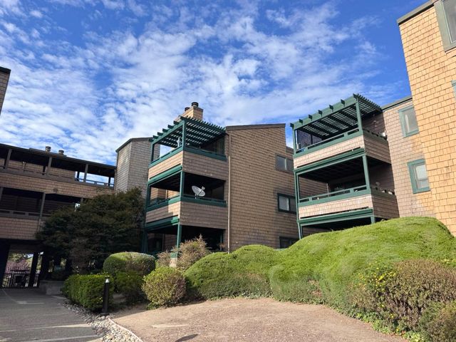 $770,000 | 320 Soquel Avenue, Unit D3 | Lower Ocean