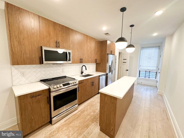 $2,095 | 1434 Ogden Street, Unit 1 | Avenue of the Arts North