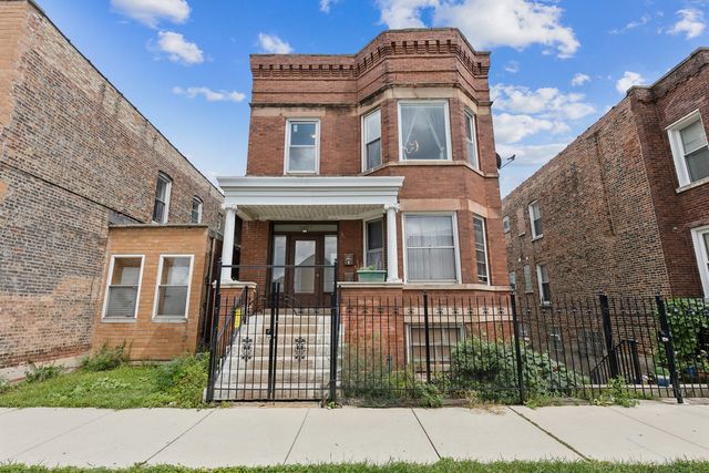 $630,000 | 3405 South Leavitt Street | McKinley Park