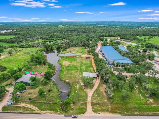 $1,100,000 | 885 Highway 71 | Cedar Creek