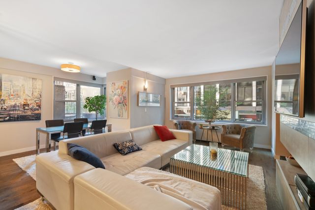 $7,800 | 77 West 55th Street, Unit 2B | Midtown Central