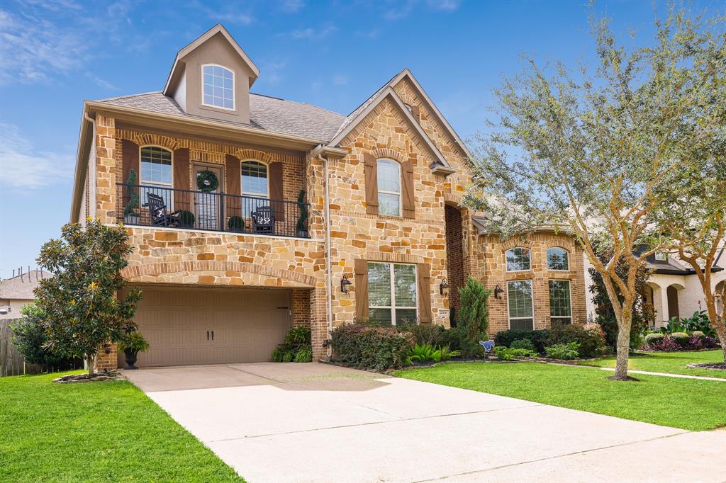 front view of house with a yard