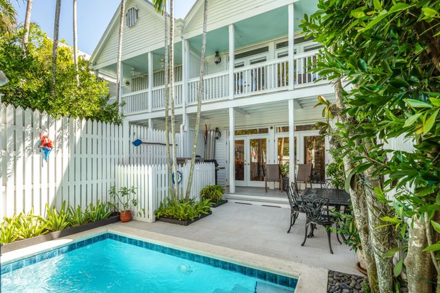 $1,800,000 | 807 Washington Street, Unit 102 | Key West