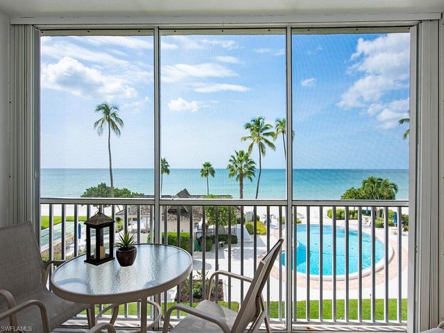 $1,350,000 | 3443 Gulf Shore Boulevard North, Unit 309 | Moorings