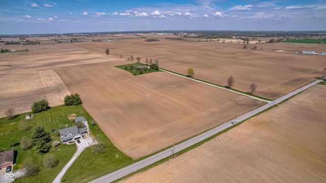 $399,900 | 200 East County Road 200 North | Center Township - Hendricks County