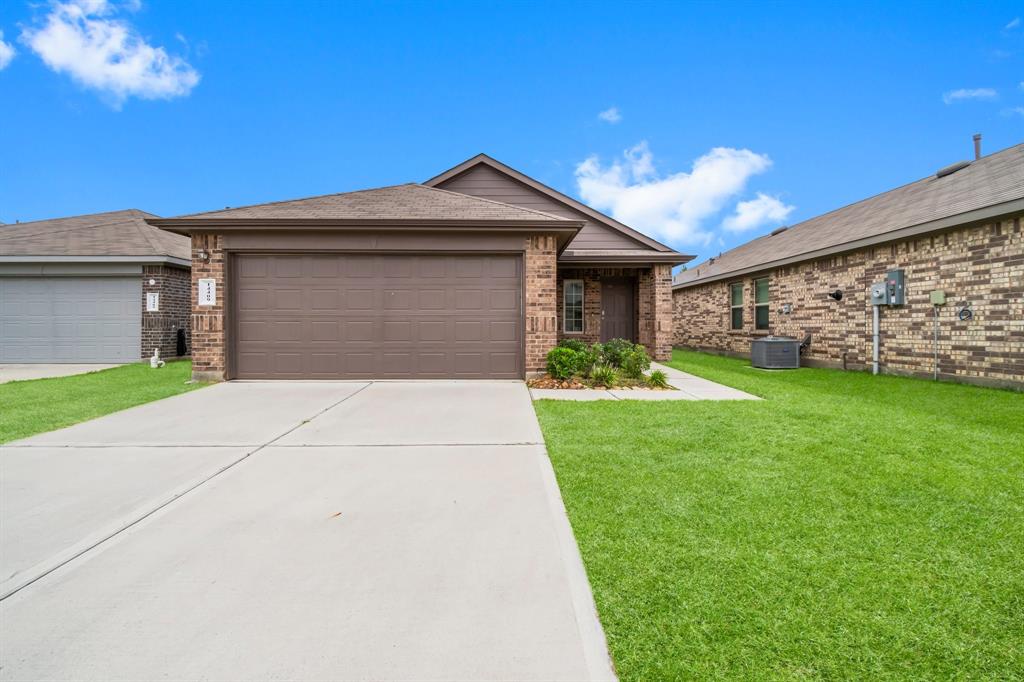 Welcome to this cozy single-story home in Granger Pines with a 2-car garage and double wide driveway.