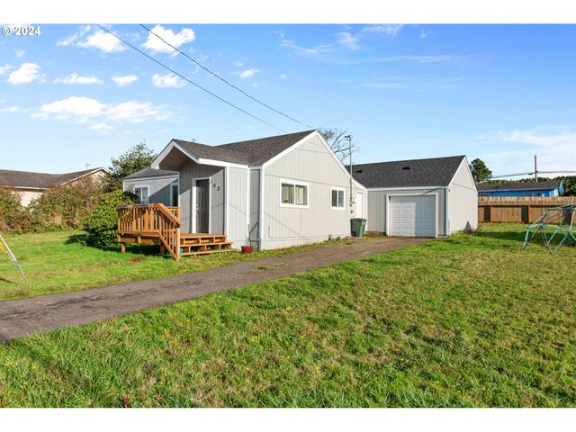 $339,000 | 243 South Marple Street | Coos Bay