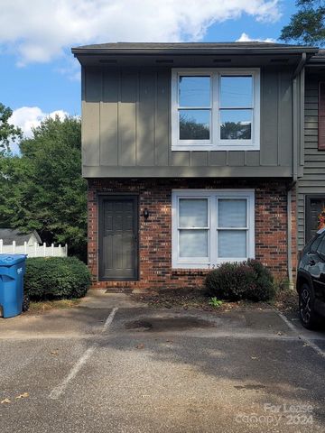 $1,200 | 728 10th St Boulevard Northwest | Hickory