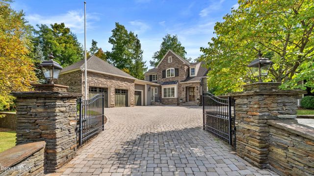 $5,150,000 | 1 Pinecroft Drive | Lenox