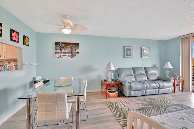 $175,000 | 1001 Colony Point Circle, Unit 517 | Pembroke Lakes