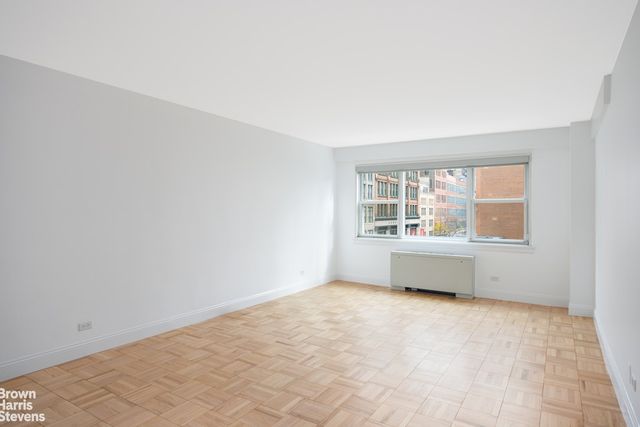 $7,000 | 101 West 12th Street, Unit 6K | West Village