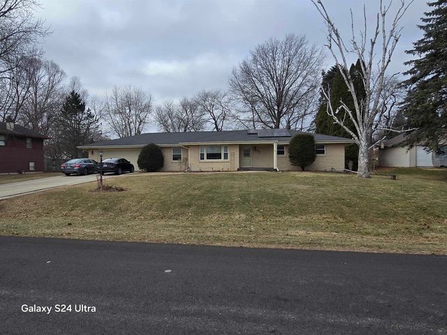 $274,900 | 1951 Valencia Drive | Southeast Rockford