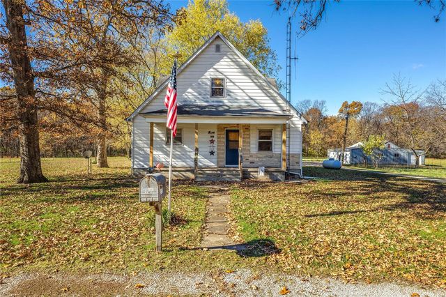 $239,900 | 3103 Sugar Shack Lane | Mount Olive Township - Macoupin County