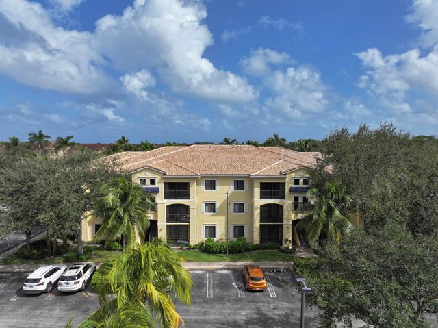 $279,000 | 2730 Anzio Court, Unit 105 | Palm Beach Gardens