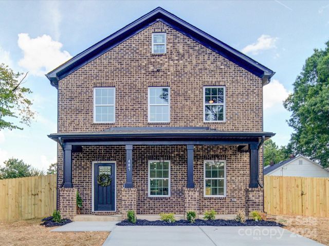 $399,500 | 13915 Pheasantwood Place | Matthews