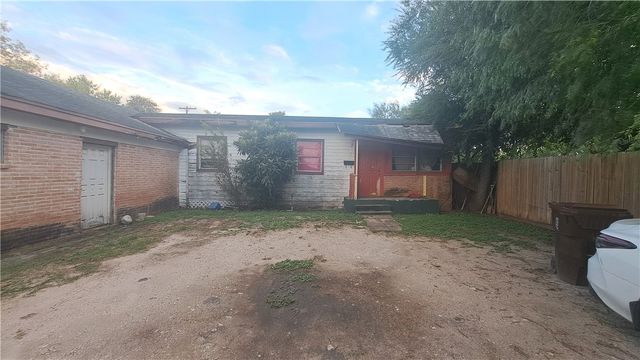 $63,000 | 1225 East Lott Avenue | Kingsville