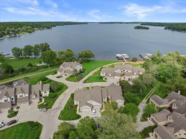 $1,075,000 | N24-w30415 Crystal Springs Drive, Unit 5 | Delafield Town