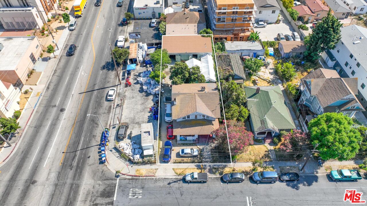 an aerial view of multiple house