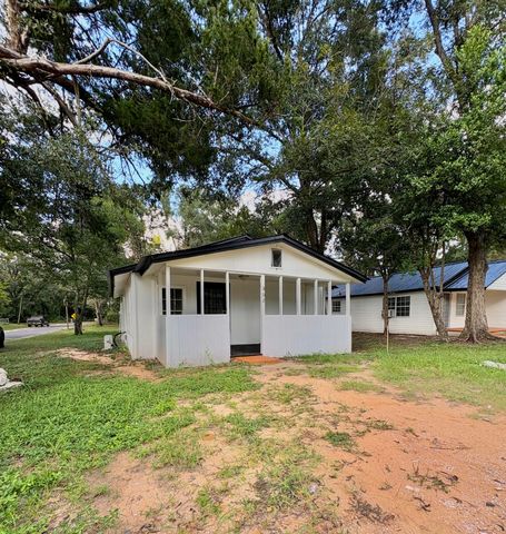 $1,200 | 802 East Chestnut Avenue | Crestview