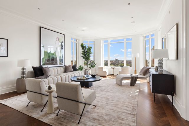 $9,250,000 | 20 East End Avenue, Unit 16A | Upper East Side