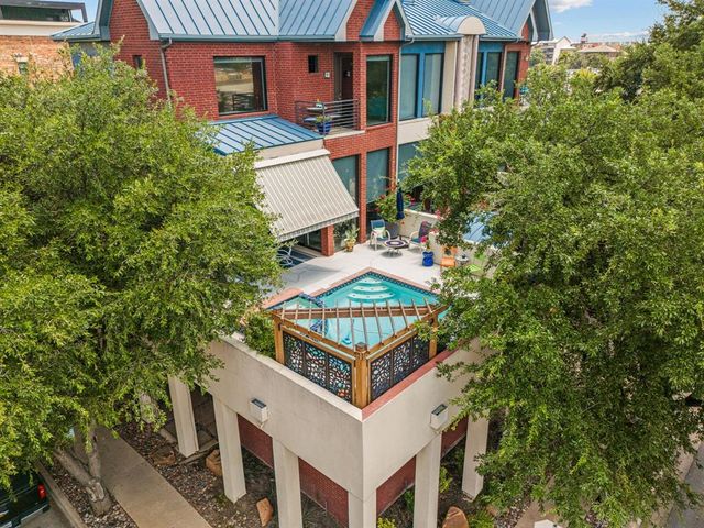 $1,399,000 | 201 Pecan Street | Downtown Fort Worth